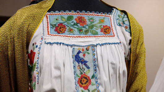 Detalle vestido bordado mexicano